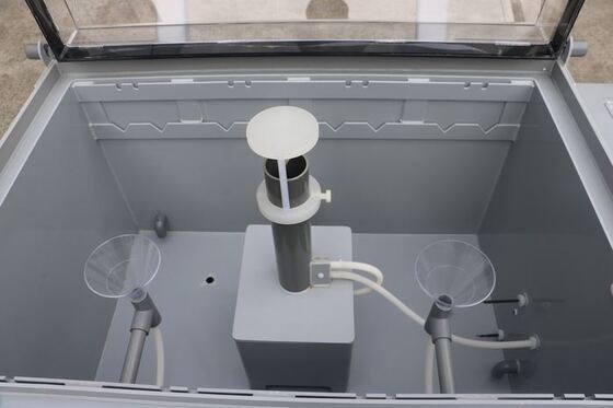 Astm B117 Automatische continue spuitstuk Versnelde veroudering Zoutspray-testmachine Zeesoutnevel Corrosieweerstandstester