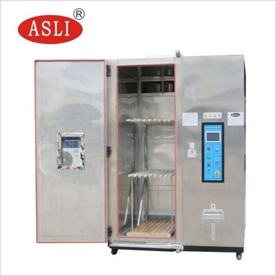 Een klimatologische testkamer met grote temperatuur en vochtigheid voor simulatie van de omgeving.