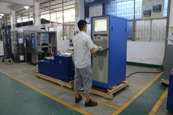 De Verticale en Horizontale Shaker Test Equipment For Auto Motor van mil STD DIN 30KN
